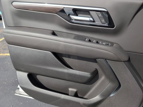 New 2026 Chevrolet Tahoe LS image 16