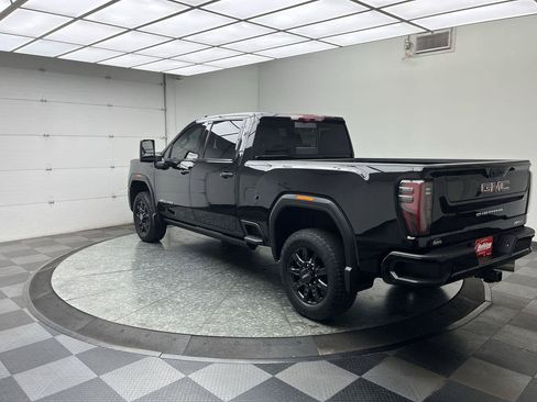 Certified 2025 GMC Sierra 2500 AT4 w/ AT4 Premium Plus Package AWD/4WD image 2