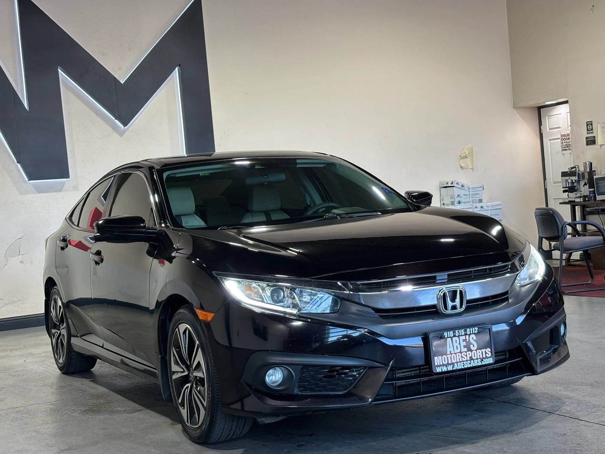 Used 2017 Honda Civic EX-T image 2