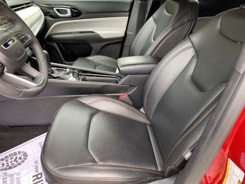 Used 2024 Jeep Compass Limited image 18