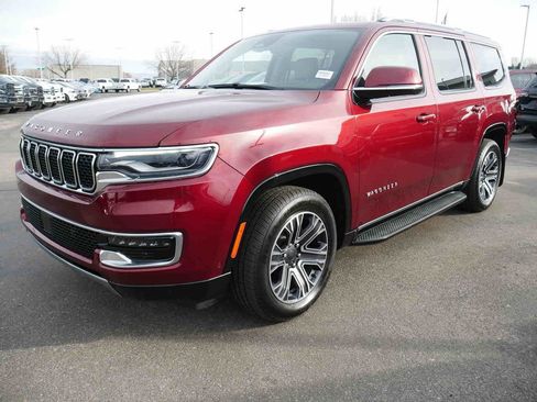 Used 2022 Jeep Wagoneer Series III w/ Flexible Seating Group image 4