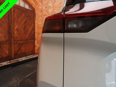 Used 2023 Nissan Rogue S image 78