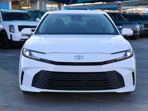 Used 2025 Toyota Camry LE image 2