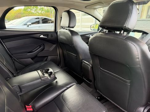 Used 2017 Ford Focus Titanium FWD image 21