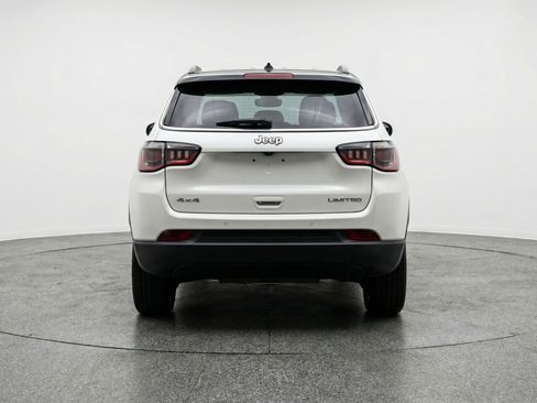 Used 2025 Jeep Compass Limited image 7