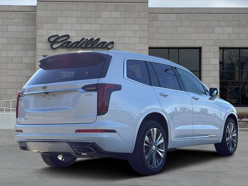 Certified 2022 Cadillac XT6 Premium Luxury w/ Technology Package image 3
