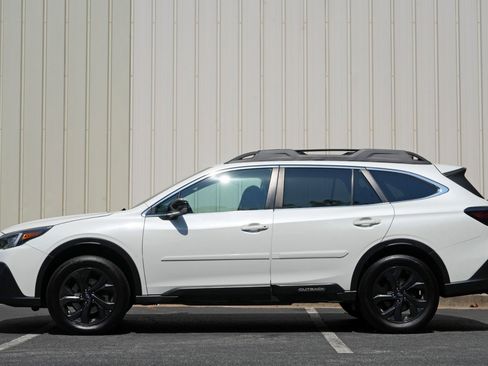 Used 2020 Subaru Outback Onyx Edition XT AWD/4WD image 8