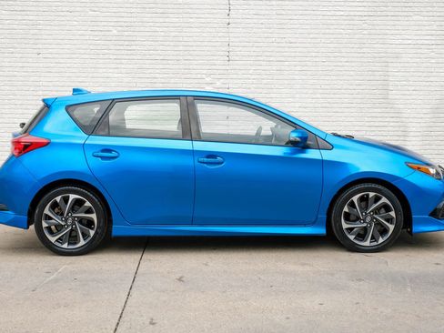 Used 2016 Scion iM Hatchback 4D image 6