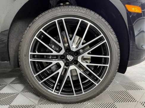 New 2026 Porsche Macan AWD/4WD image 19