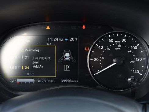 Used 2024 Nissan Kicks SV image 10