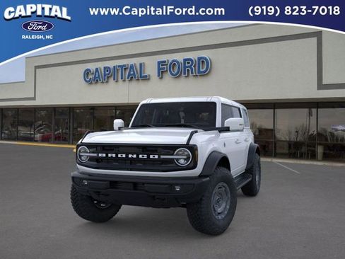 New 2025 Ford Bronco Outer Banks w/ Sasquatch Package image 2