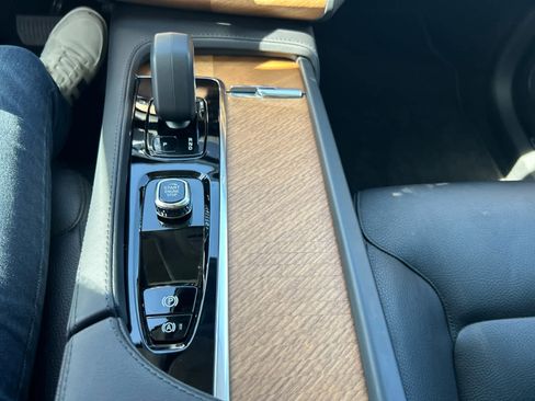 Used 2023 Volvo XC90 B6 Plus image 26