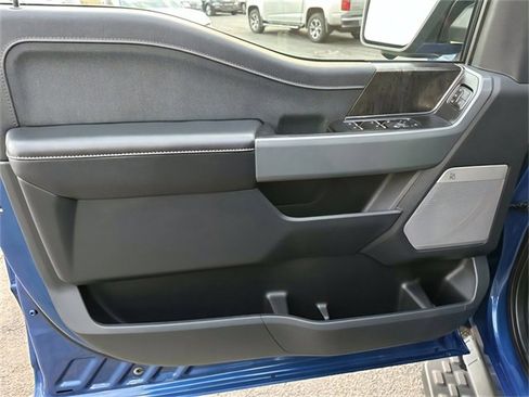 Used 2022 Ford F150 Lightning Lariat image 18