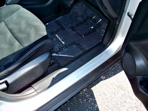 Used 2014 Nissan Rogue SV w/ SV Premium Package image 26