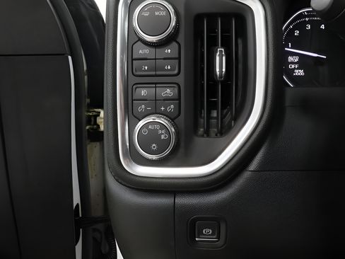 Used 2021 GMC Sierra 1500 Elevation w/ Preferred Package AWD/4WD image 19