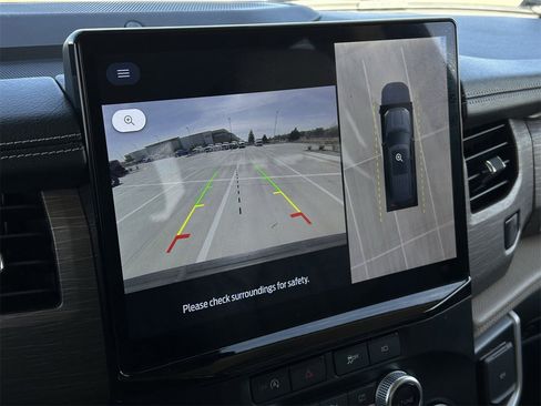 Used 2024 Ford Expedition Limited image 18