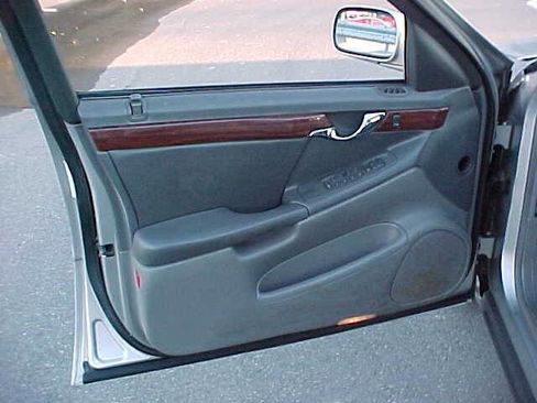Used 2005 Cadillac De Ville image 15