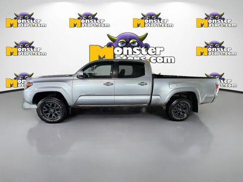 Used 2021 Toyota Tacoma TRD Sport AWD/4WD image 7