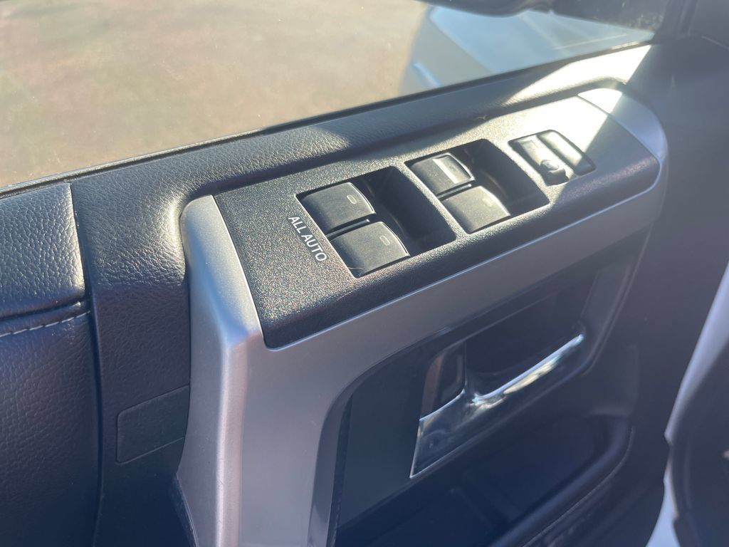 Used 2019 Toyota 4Runner Limited AWD/4WD image 15