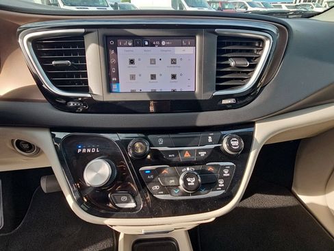 Used 2024 Chrysler Voyager LX FWD image 20
