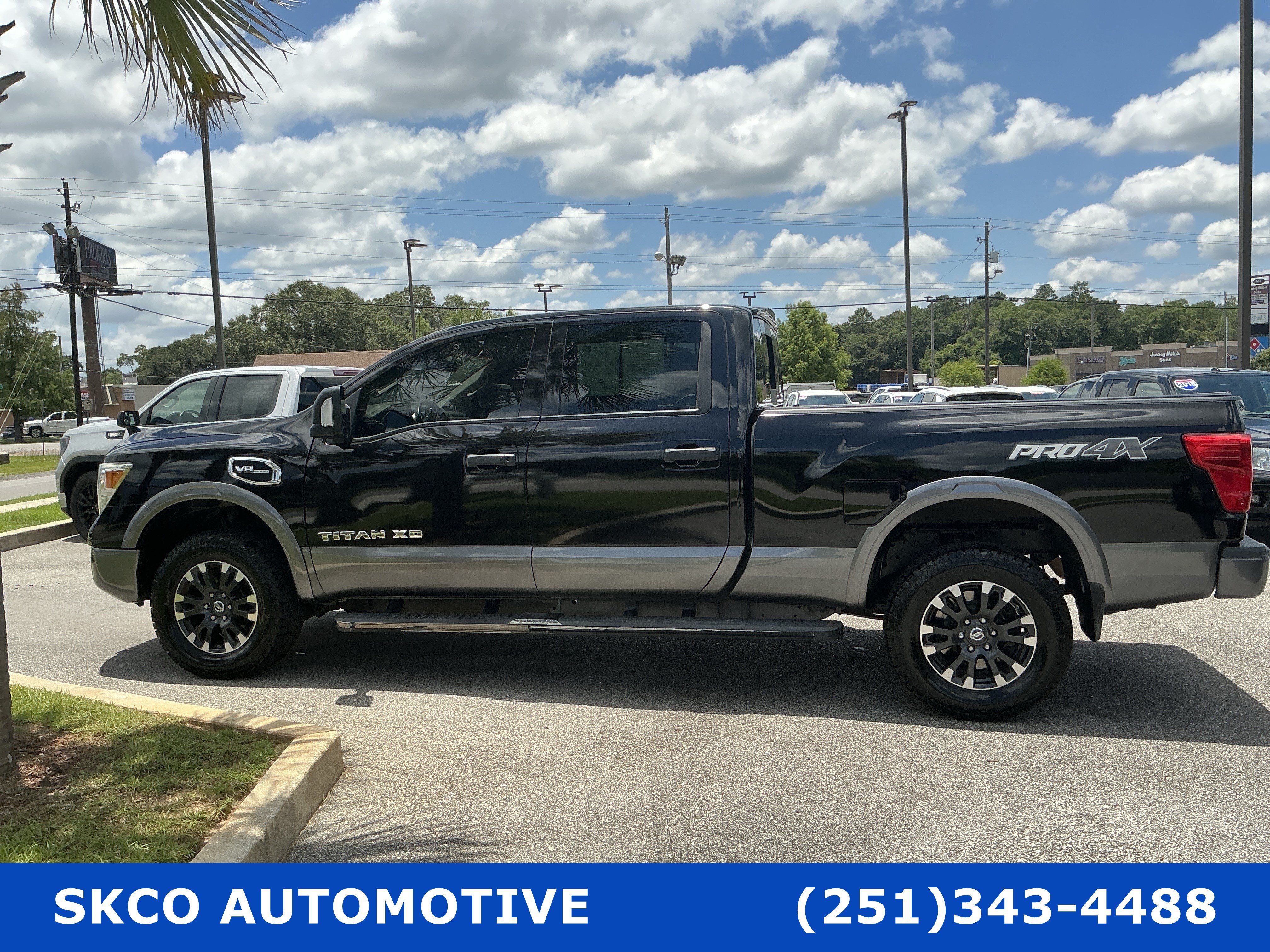 Used 2017 Nissan Titan PRO-4X AWD/4WD image 2