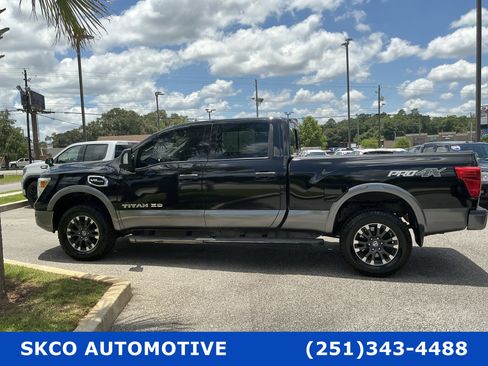 Used 2017 Nissan Titan PRO-4X AWD/4WD image 2
