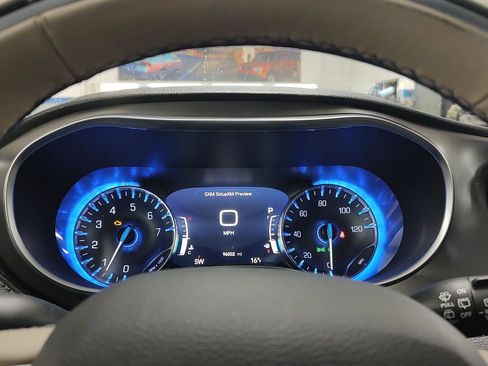 Used 2019 Chrysler Pacifica Limited image 14