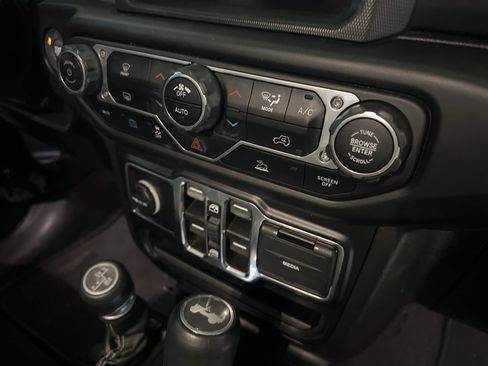 Used 2022 Jeep Wrangler Unlimited Sahara 4xe image 13