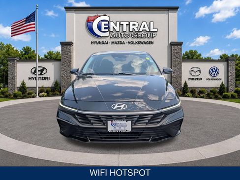 Certified 2024 Hyundai Elantra SEL FWD image 2