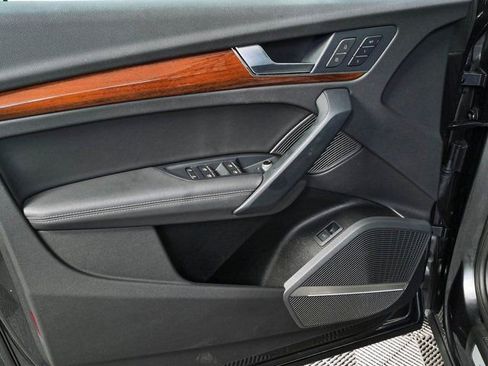 Used 2023 Audi Q5 2.0T Premium Plus w/ Premium Plus Package AWD/4WD image 6