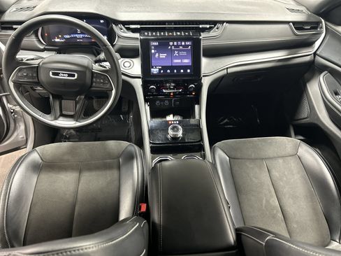 Used 2023 Jeep Grand Cherokee L Laredo AWD/4WD image 21