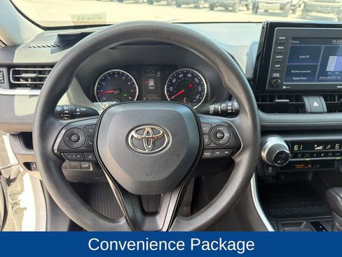 Used 2021 Toyota RAV4 XLE w/ Convenience Package FWD image 18