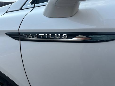 Used 2019 Lincoln Nautilus Reserve w/ Class II Trailer Tow Package AWD/4WD image 11
