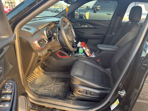 Used 2022 Chevrolet TrailBlazer RS w/ Technology Package image 6