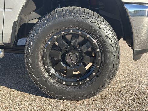 Used 2015 RAM 2500 Tradesman w/ Chrome Appearance Group AWD/4WD image 9