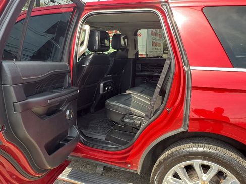 Used 2018 Ford Expedition Platinum image 27