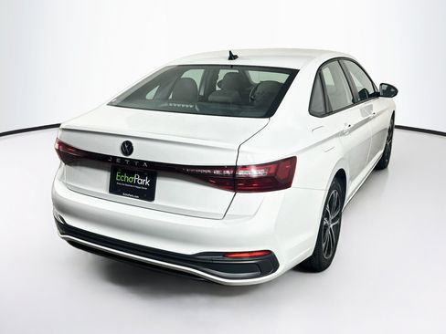 Used 2025 Volkswagen Jetta Sport FWD image 9