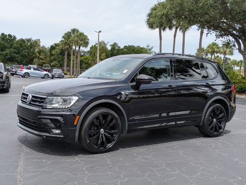 Used 2021 Volkswagen Tiguan SE R-Line FWD image 2