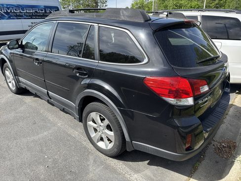 Used 2014 Subaru Outback 2.5i Limited w/ Accessory Value Package (OYU) image 7