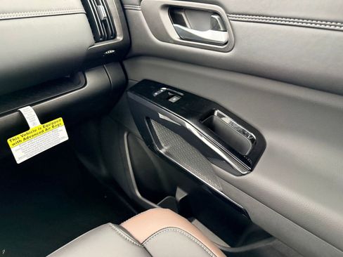 New 2026 Nissan Pathfinder Platinum image 24