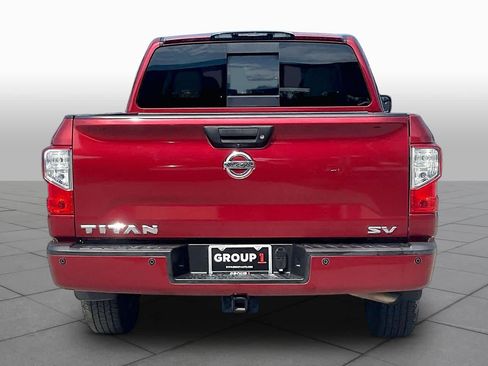 Used 2018 Nissan Titan SV w/ SV Convenience Package RWD image 4