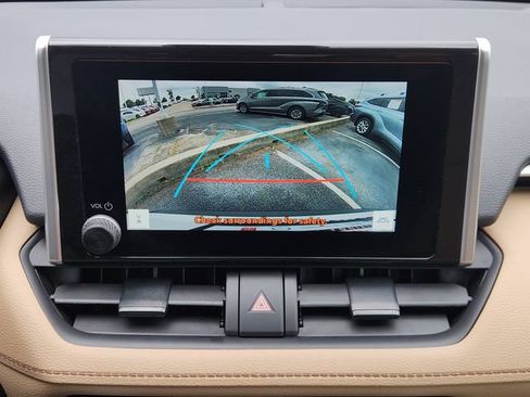 Certified 2025 Toyota RAV4 XLE w/ Convenience Package FWD image 17