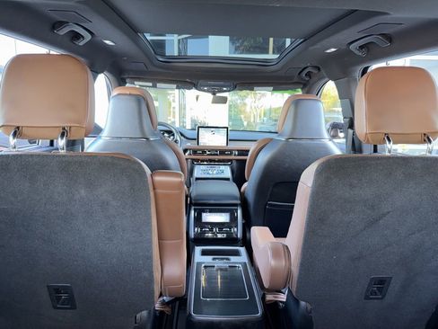 Used 2023 Lincoln Aviator Reserve w/ Equipment Group 201A image 30