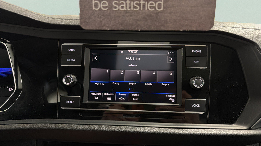 Certified 2023 Volkswagen Jetta SE w/ Panoramic Sunroof Package FWD image 27