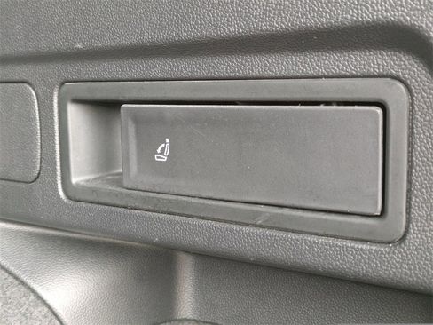 Used 2023 Volkswagen Tiguan SE R-Line image 15