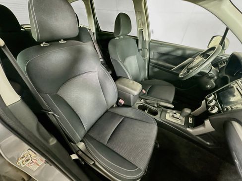 Used 2017 Subaru Forester 2.5i Premium AWD/4WD image 31