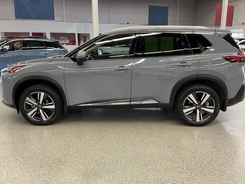 Used 2023 Nissan Rogue SL w/ SL Premium Package image 8