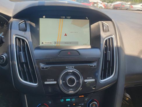 Used 2017 Ford Focus Titanium FWD image 20