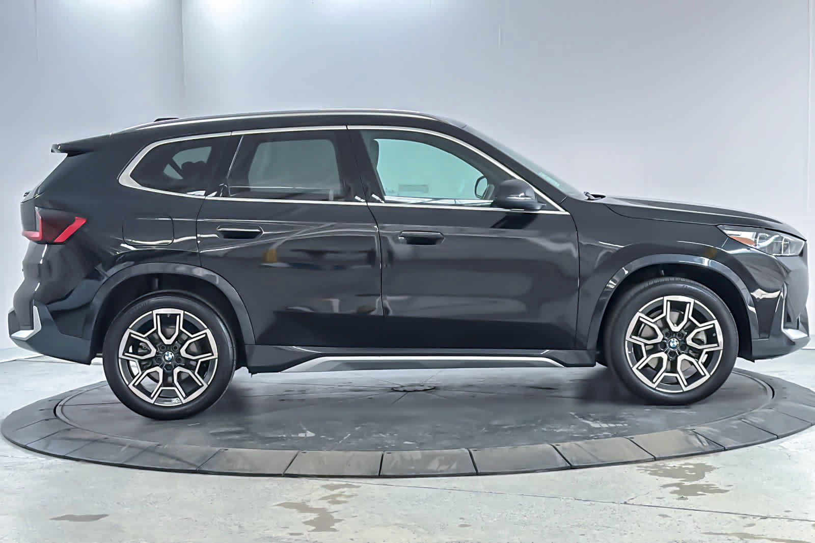 Used 2026 BMW X1 xDrive28i w/ Convenience Package AWD/4WD image 8