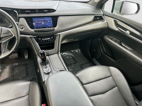 Used 2023 Cadillac XT5 Premium Luxury w/ Technology Package FWD image 21